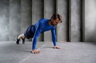 Common Mistakes While Doing Bear Crawl. (Image via Freepik)